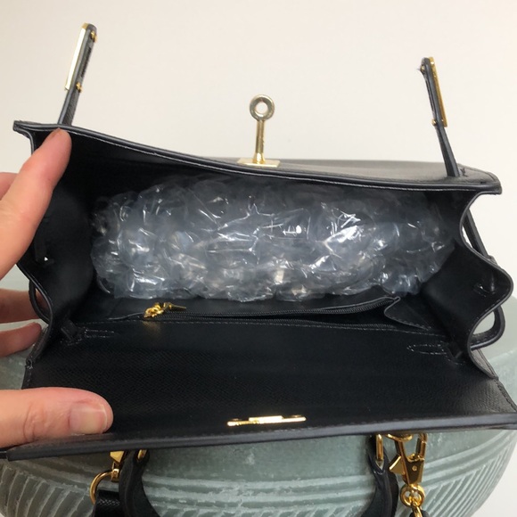 #719 COPY- Black tote - Picture 9 of 14